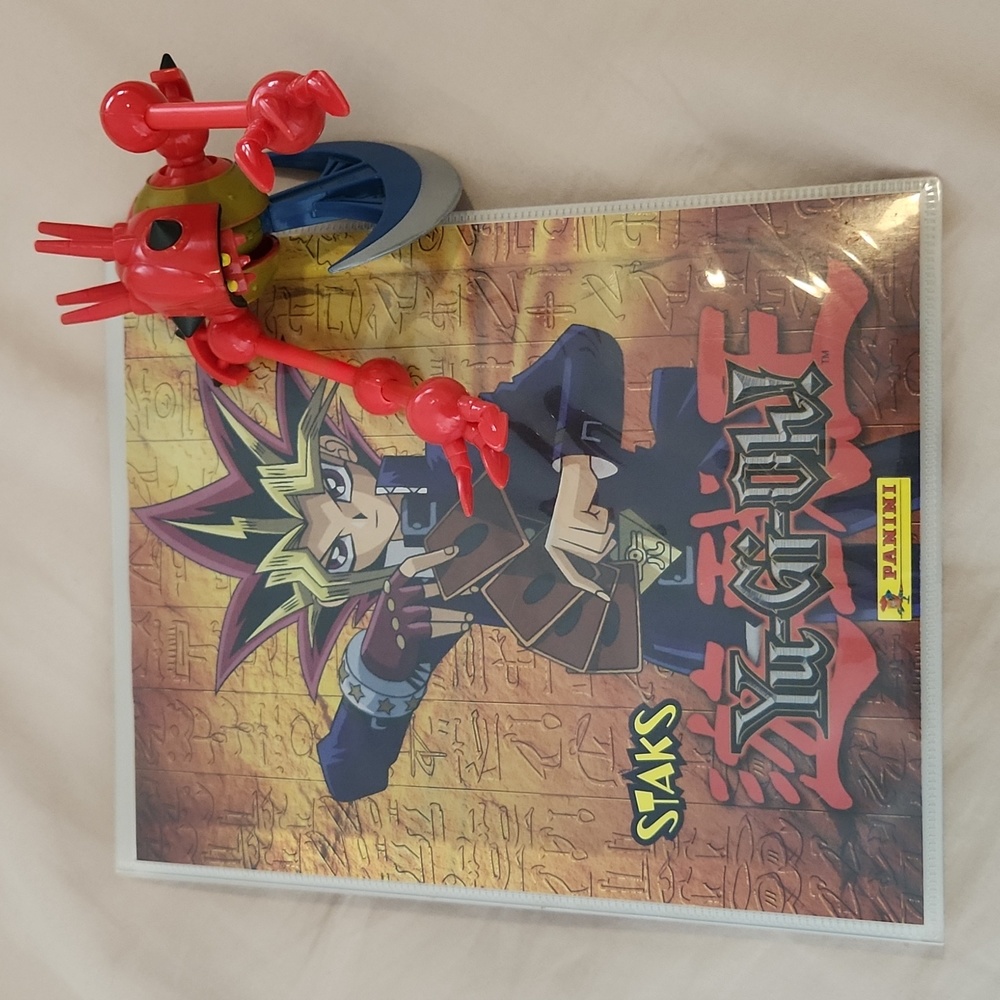 Yu-Gi-Oh Staks -Staks Album Binder - Panini 1996 & Pendulum Machine Figurine